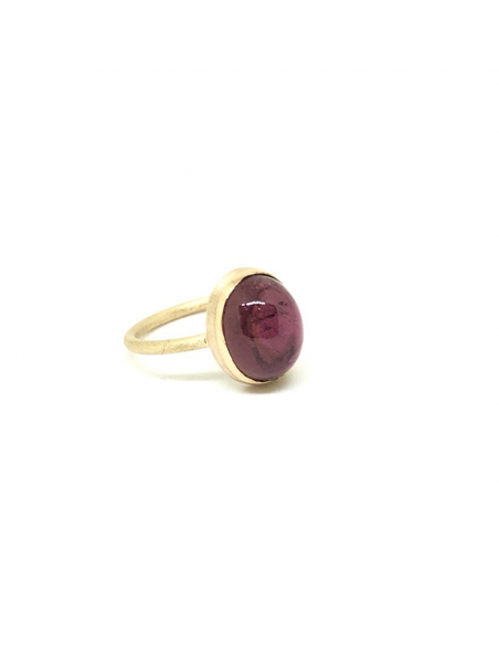 Anillo artesanal oro rosa 750 y Turmalina roja