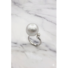 Anillo oro blanco perla Australiana y diamantes